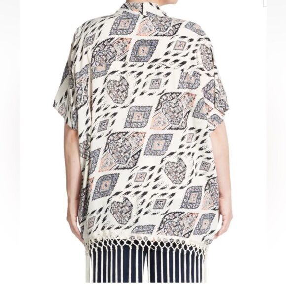 Vince Camuto Plus Size Pink Blue Paisley Geometric Boho Fringe Kimono SZ 3X - Picture 2 of 7